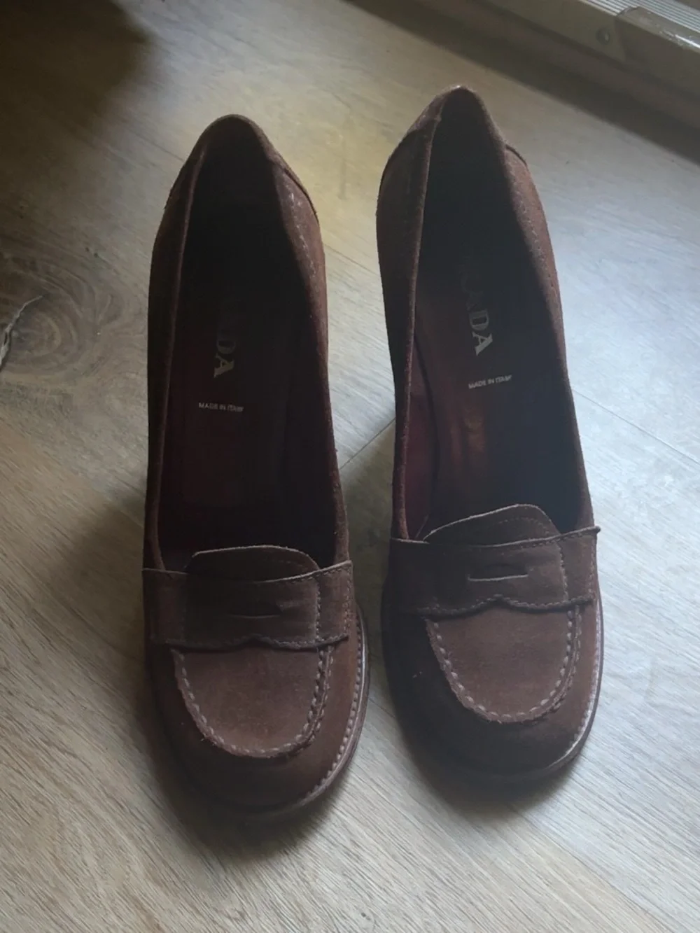 Prada vintage suede loafer pumps